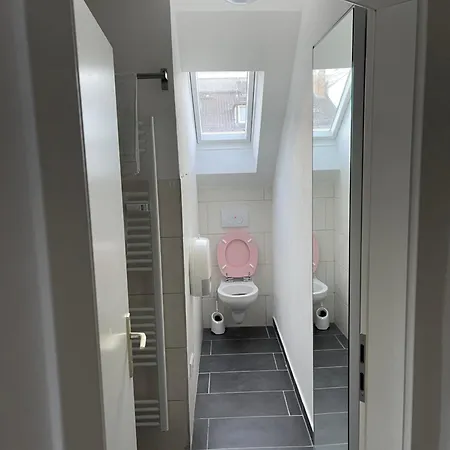 Geraeumige 3-zimmer-ferienwohnung Im Herzen Von 아파트 *
