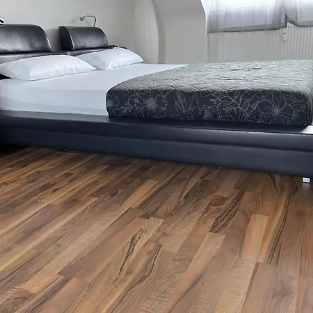 Apartment Geraeumige 3-zimmer-ferienwohnung Im Herzen Von Kassel