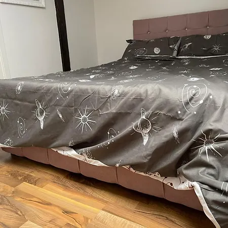 Apartment Geraeumige 3-zimmer-ferienwohnung Im Herzen Von Kassel