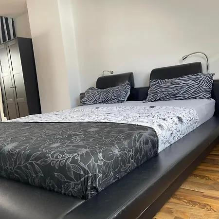 Geraeumige 3-zimmer-ferienwohnung Im Herzen Von Apartament