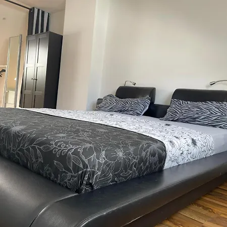 Geraeumige 3-zimmer-ferienwohnung Im Herzen Von Apartment Kassel