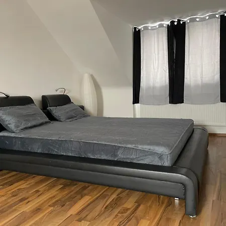 Apartament Geraeumige 3-zimmer-ferienwohnung Im Herzen Von Kassel