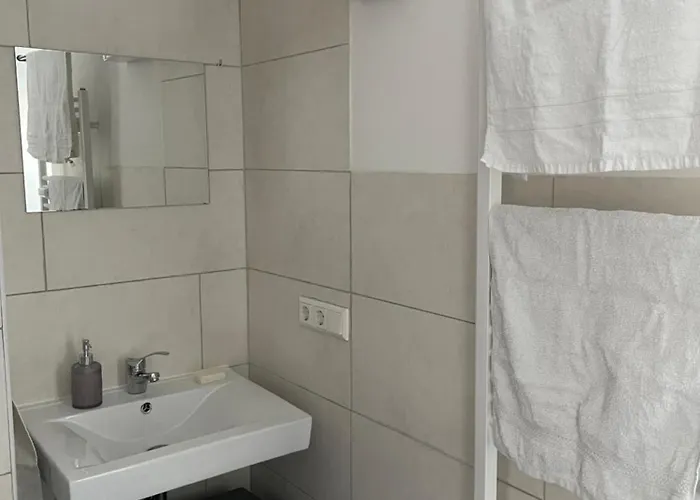 Geraeumige 3-zimmer-ferienwohnung Im Herzen Von Apartman