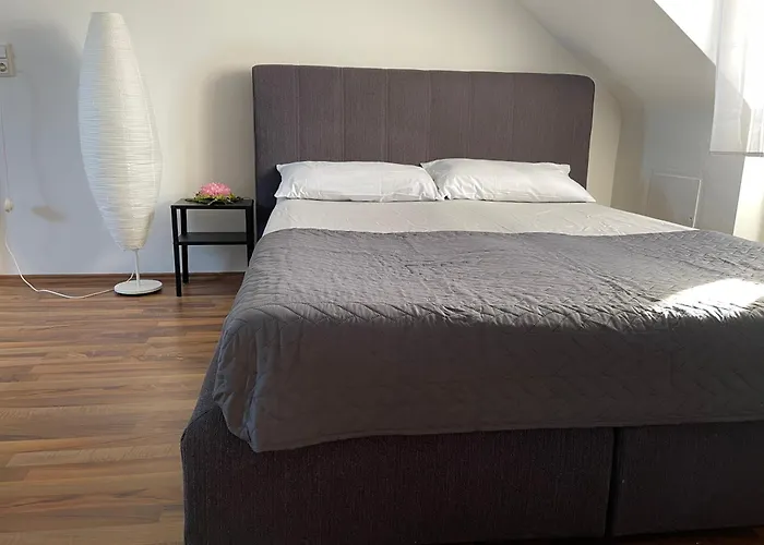 Apartman Geraeumige 3-zimmer-ferienwohnung Im Herzen Von Kassel