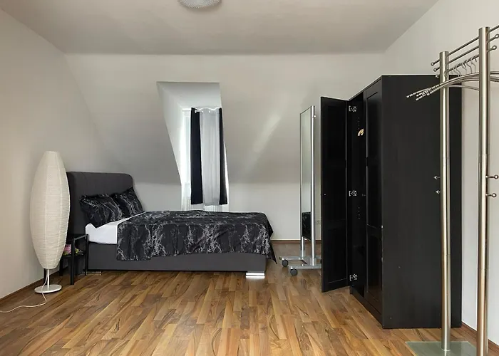 Geraeumige 3-zimmer-ferienwohnung Im Herzen Von Apartman *