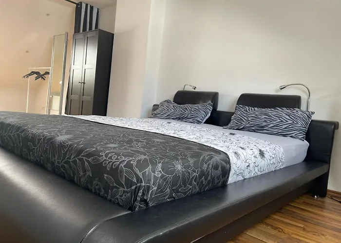 Geraeumige 3-zimmer-ferienwohnung Im Herzen Von Apartman Kassel