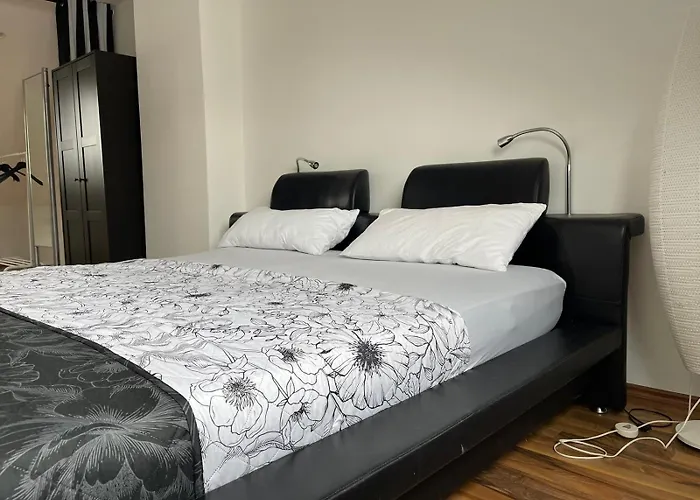 Geraeumige 3-zimmer-ferienwohnung Im Herzen Von Apartman