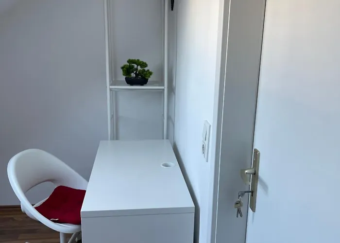 Apartman Geraeumige 3-zimmer-ferienwohnung Im Herzen Von Kassel