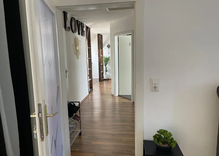 Geraeumige 3-zimmer-ferienwohnung Im Herzen Von Apartman *